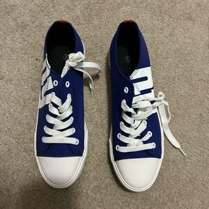 Men’s size 9 NY Giants sneakers